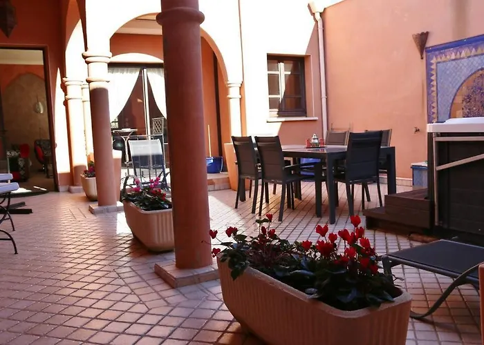 Beni, 1 Couple Only Au Village Naturiste Riad